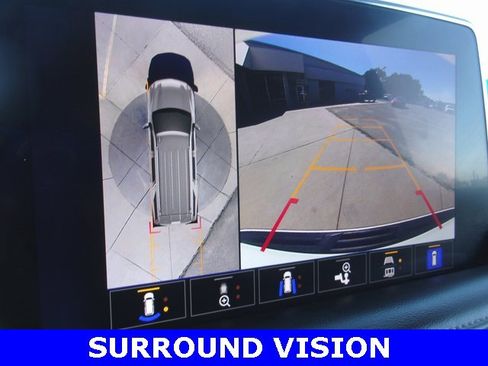 Used 2024 Chevrolet Suburban Premier image 5