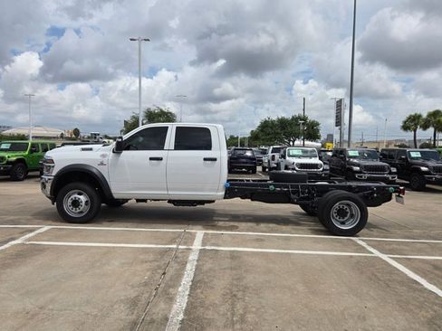 New 2026 RAM 5500 Tradesman w/ Chrome Appearance Group AWD/4WD image 9