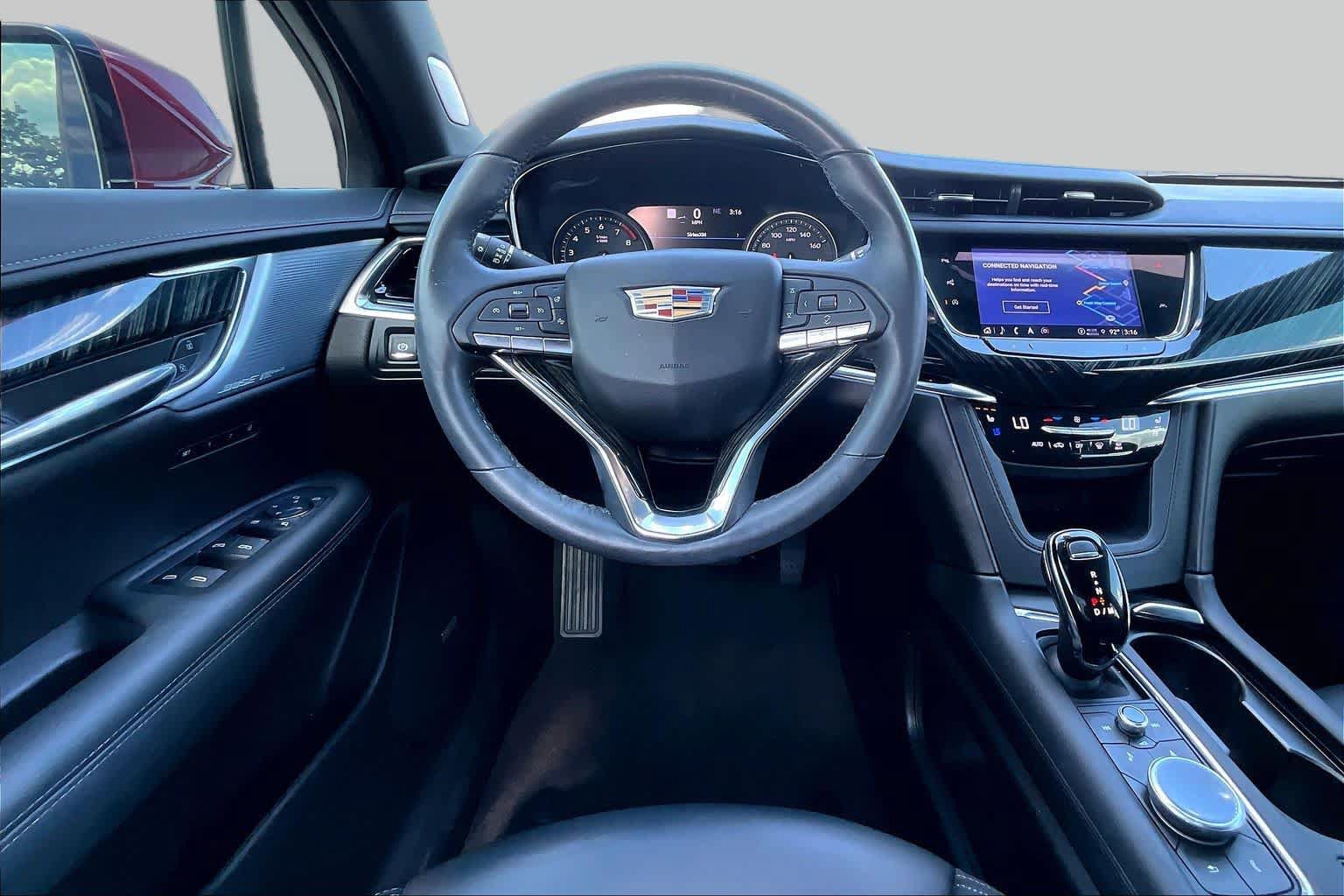 Used 2023 Cadillac XT6 Premium Luxury w/ Technology Package FWD image 6