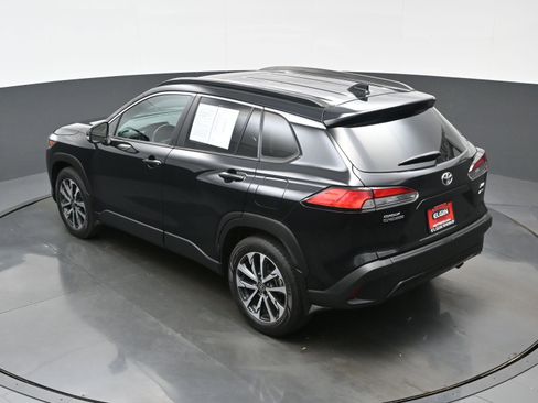 Used 2022 Toyota Corolla Cross XLE w/ Convenience Package image 39