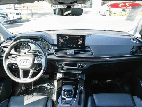 Used 2025 Audi Q5 2.0T Premium image 12