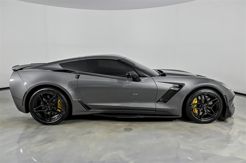 Used 2016 Chevrolet Corvette Z06 w/ 3LZ Preferred Equipment Group RWD image 10