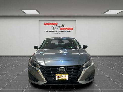 Used 2024 Nissan Altima 2.5 SV image 2