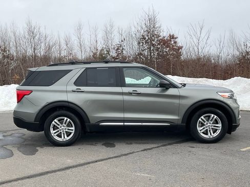 Used 2020 Ford Explorer XLT w/ Equipment Group 202A image 24