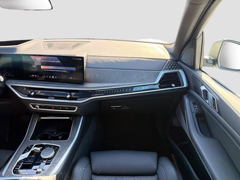 Certified 2025 BMW X5 xDrive50e image 18