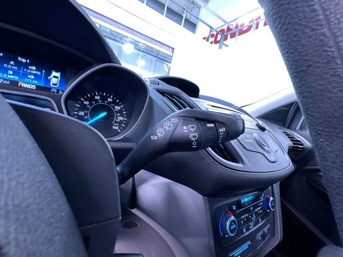 Used 2017 Ford Escape SE FWD image 19