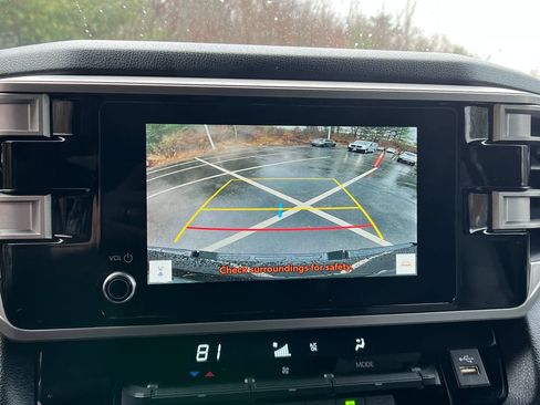 Used 2025 Toyota Tundra SR5 AWD/4WD image 19