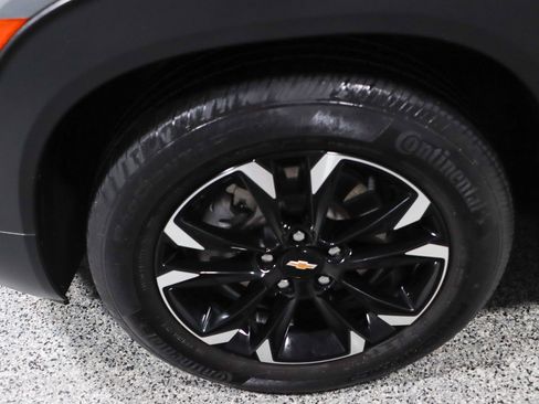 Used 2023 Chevrolet TrailBlazer LT w/ Convenience Package FWD image 11
