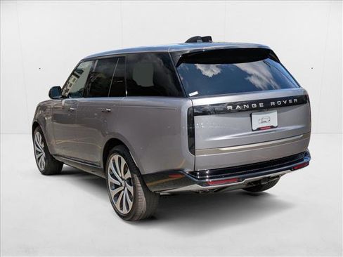 New 2025 Land Rover Range Rover SE image 9