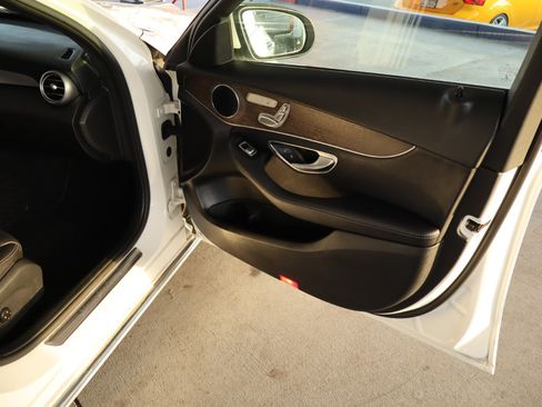 Used 2019 Mercedes-Benz C 300 4MATIC Sedan image 46