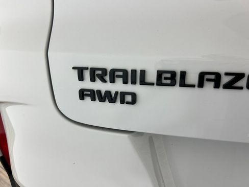 Used 2024 Chevrolet TrailBlazer RS w/ Driver Confidence Package AWD/4WD image 35