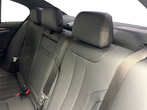 Used 2022 BMW 530i w/ Premium Package image 34