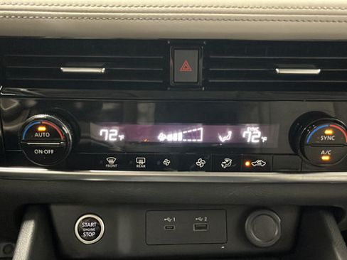 Used 2021 Nissan Rogue SV AWD/4WD image 17
