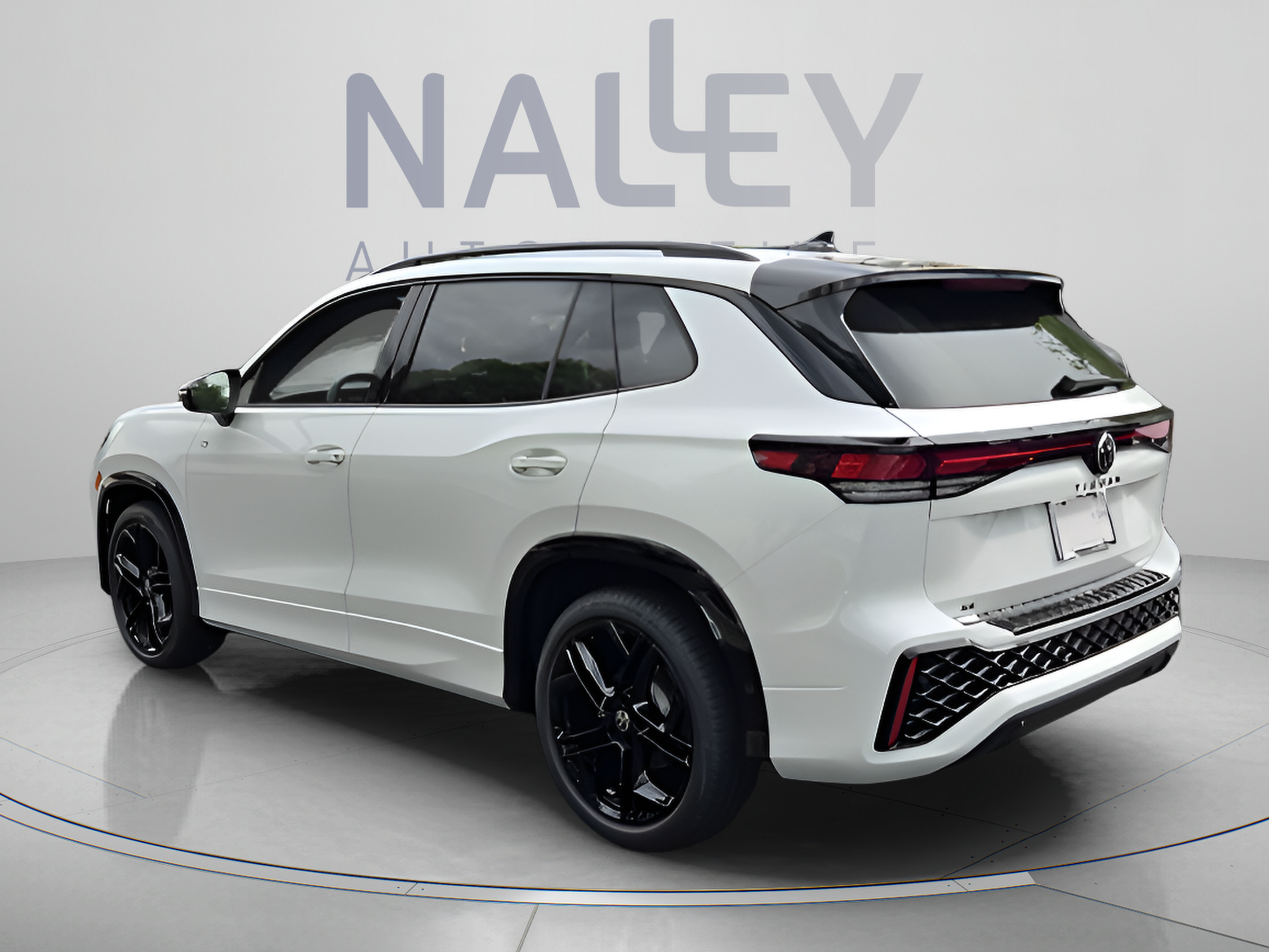 New 2026 Volkswagen Tiguan SE R-Line FWD image 3