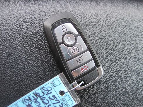 Used 2024 Ford Expedition Max XLT image 22