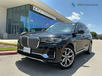 Used 2022 BMW X7 xDrive40i AWD/4WD video 1