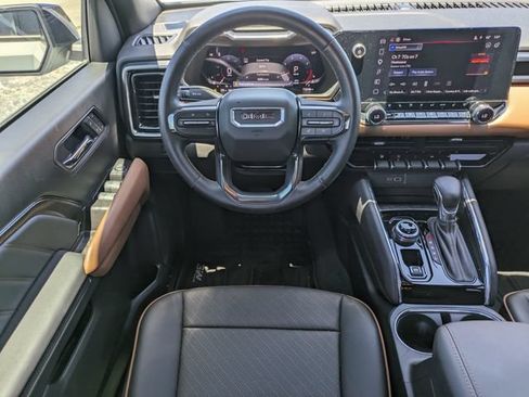 Certified 2025 GMC Canyon AT4 w/ AT4 Premium Package AWD/4WD image 16