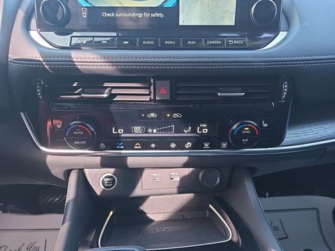 Used 2022 Nissan Rogue Platinum w/ Head-Up Display Package image 29