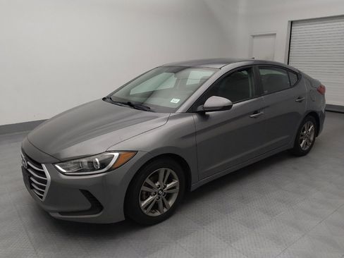 Used 2018 Hyundai Elantra SEL image 2