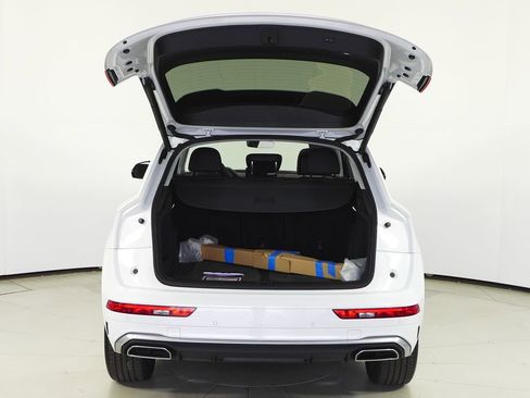 Used 2023 Audi Q5 2.0T Premium w/ Convenience Package image 10