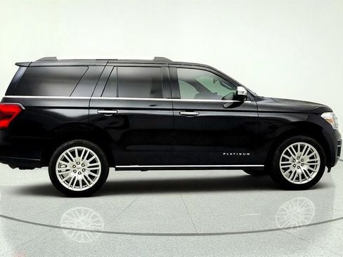 Used 2024 Ford Expedition Platinum AWD/4WD image 4