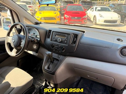 Used 2014 Nissan NV200 SV w/ Exterior Appearance Package FWD image 28