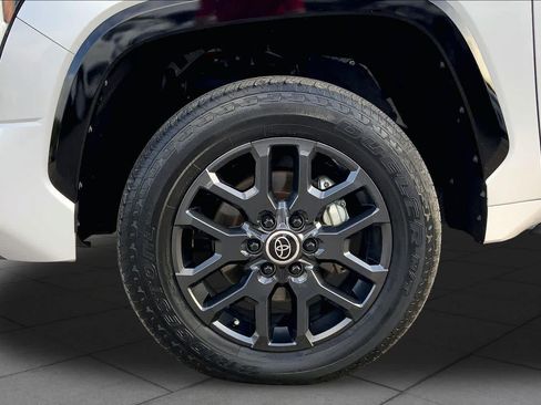 Used 2024 Toyota Tundra Platinum AWD/4WD image 11