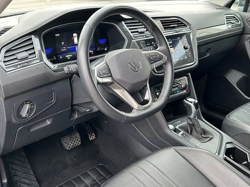 Used 2024 Volkswagen Tiguan SE FWD image 22