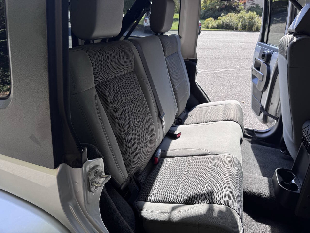 Used 2007 Jeep Wrangler Unlimited Sahara w/ Trailer Tow Group AWD/4WD image 13