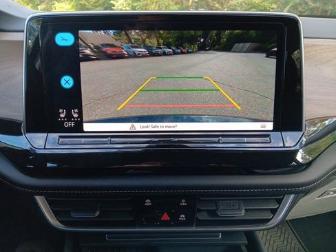 Used 2025 Volkswagen Atlas SE image 20