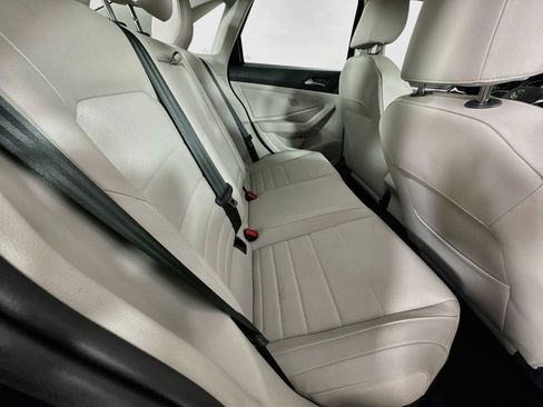 Used 2023 Volkswagen Jetta SE FWD image 31