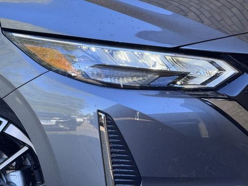 New 2025 Nissan Sentra SR image 6