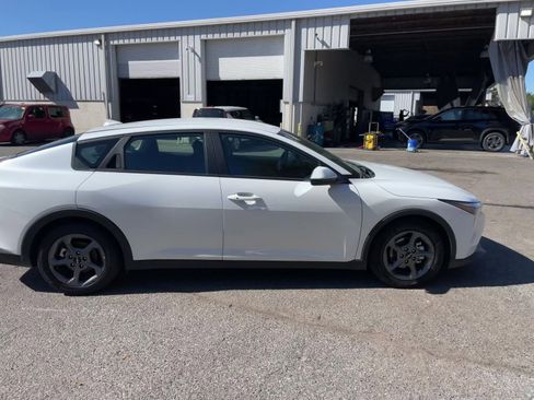 Used 2025 Kia K4 LXS FWD image 11