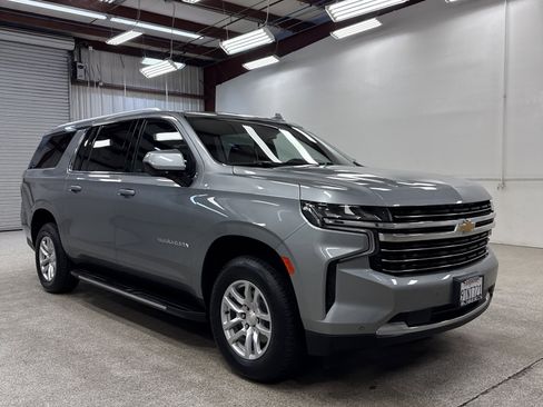 Used 2023 Chevrolet Suburban LT image 22