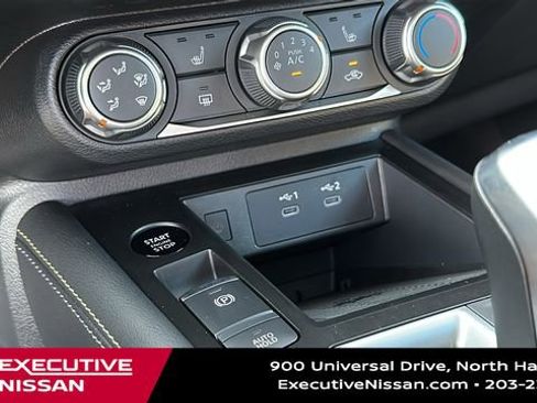 Used 2025 Nissan Kicks SV w/ SV Premium Package image 18