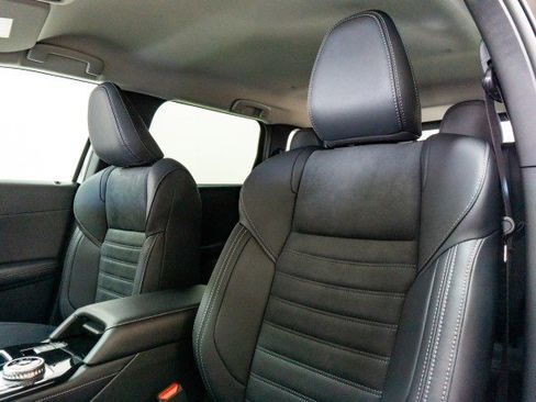 New 2025 Mitsubishi Outlander SE image 6