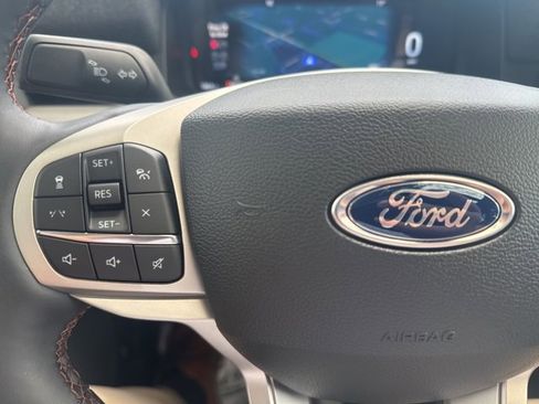 New 2025 Ford Explorer Active w/ Active Comfort Package image 22