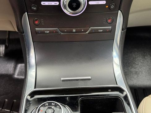 Used 2020 Ford Edge Titanium FWD image 47