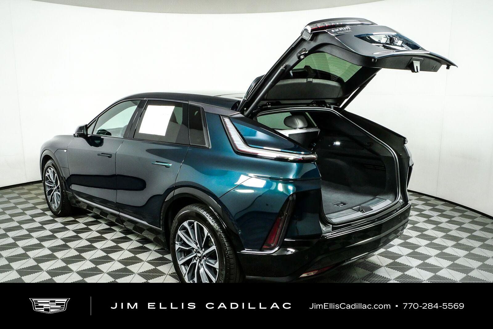 Used 2024 Cadillac Lyriq Sport AWD/4WD image 35