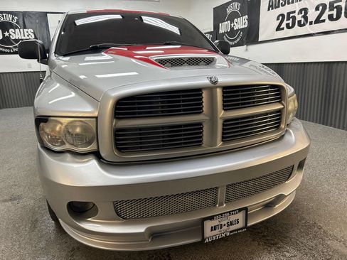 Used 2005 Dodge Ram 1500 Truck 2WD Quad Cab image 2