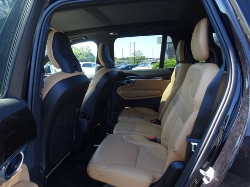 Used 2019 Volvo XC90 T6 Momentum w/ Advanced Package AWD/4WD image 10