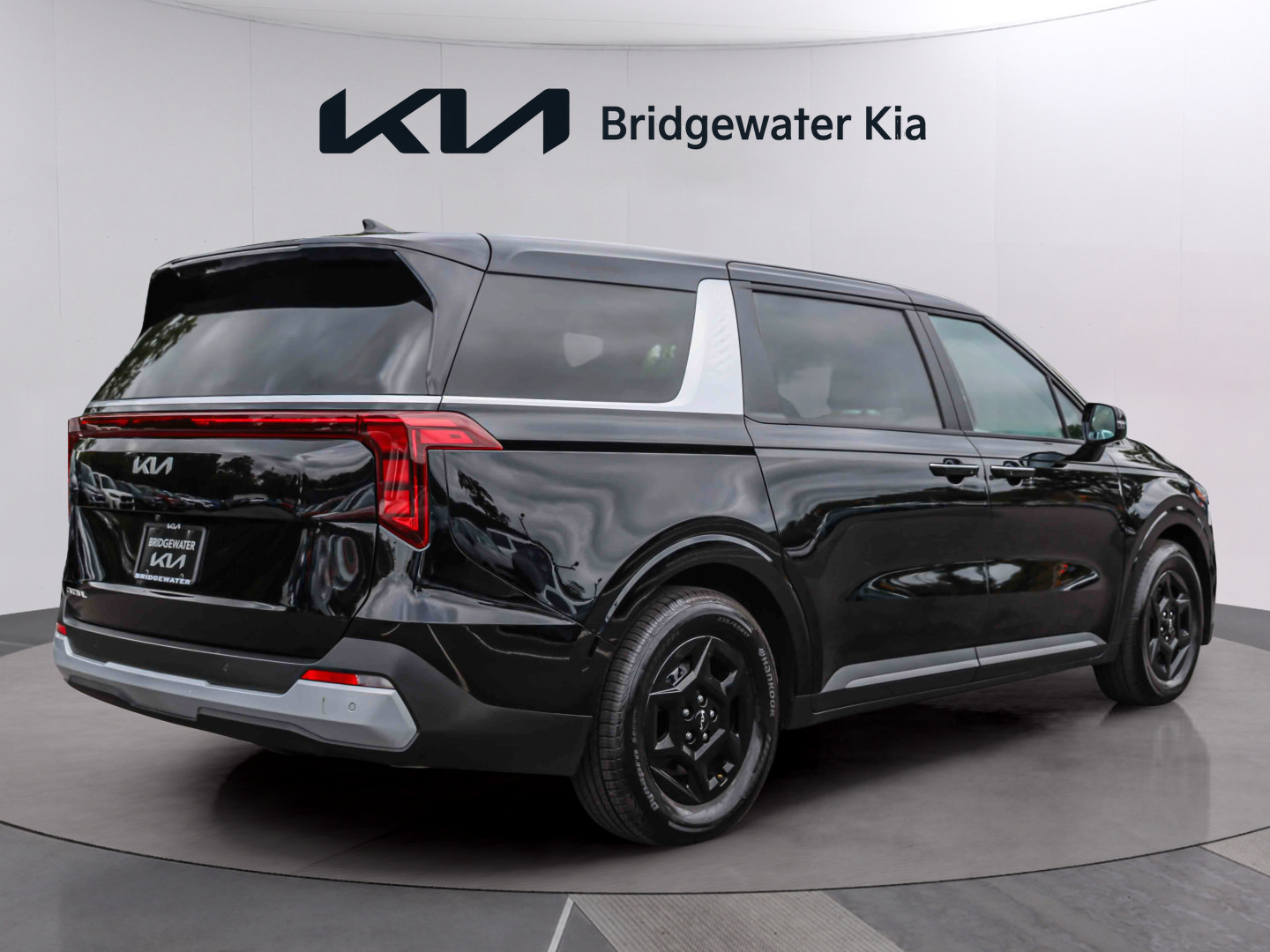 Used 2026 Kia Carnival FWD image 6
