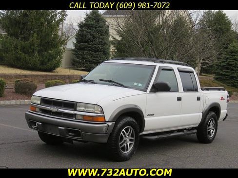 Used 2002 Chevrolet S10 Pickup LS w/ ZR5 Appearance Pkg AWD/4WD image 1
