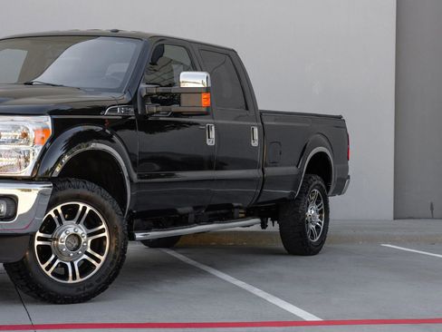 Used 2013 Ford F250 Lariat image 13