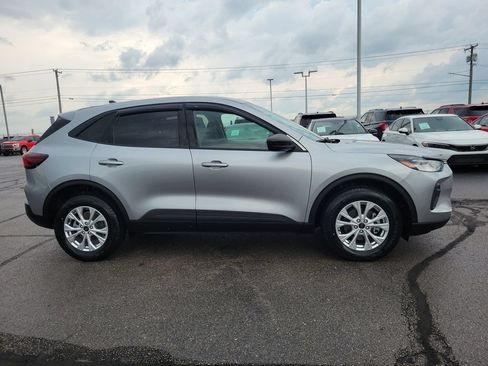 Used 2023 Ford Escape Active w/ Tech Pack #1 AWD/4WD image 3