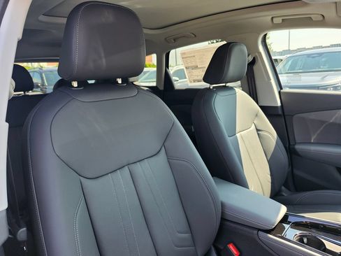 New 2026 Audi Q3 quattro 2.0T AWD/4WD image 15