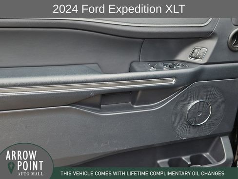 Used 2024 Ford Expedition XLT RWD image 21
