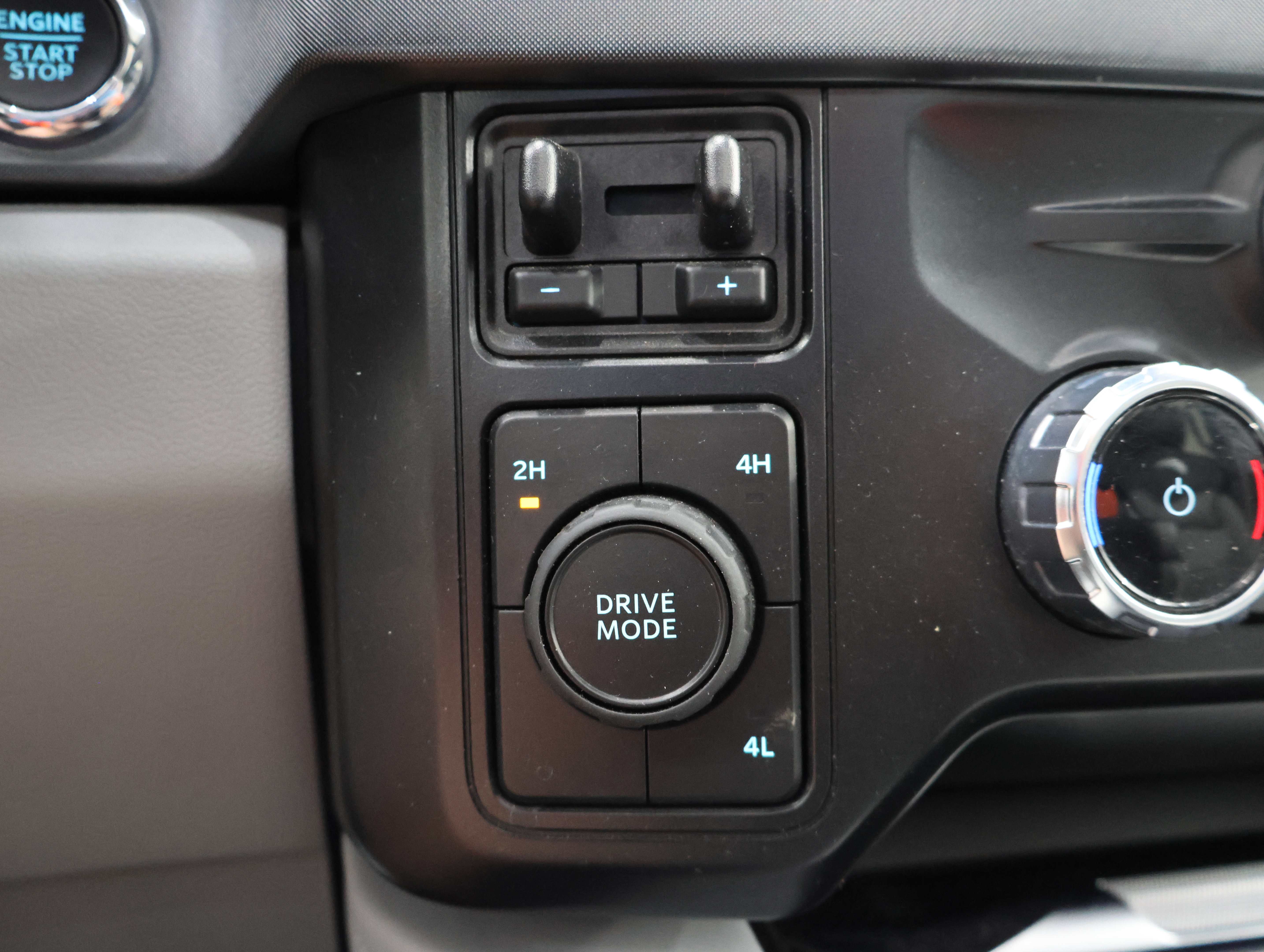 Used 2024 Ford F350 Limited w/ FX4 Off-Road Package AWD/4WD image 57