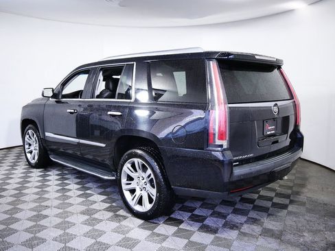 Used 2015 Cadillac Escalade Luxury image 7