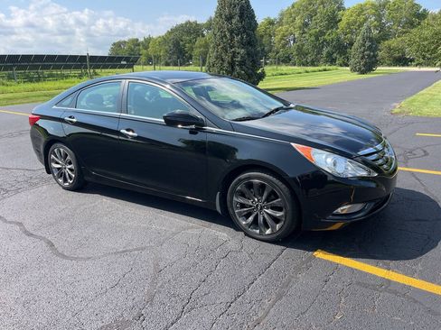 Used 2011 Hyundai Sonata SE w/ Navigation & Sunroof Pkg 4 FWD image 5